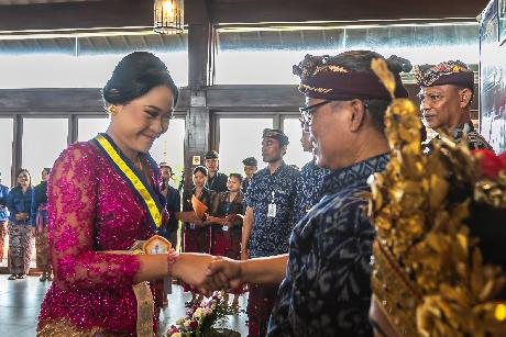 Pelepasan Siswa Kelas XII Tahun Ajaran 2024/2025